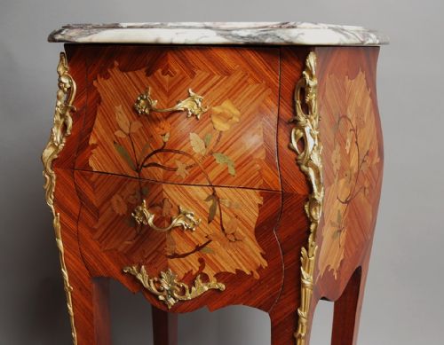 fig 2. Pair of early 20th century Kingwood bedside commodes with marble tops