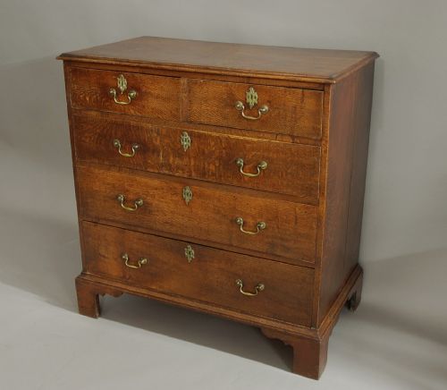 18th Century Oak Chest of Drawers of Fine Patina