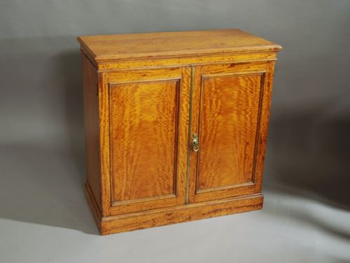 fig 1. Superb quality late 19th century satinwood cabinet