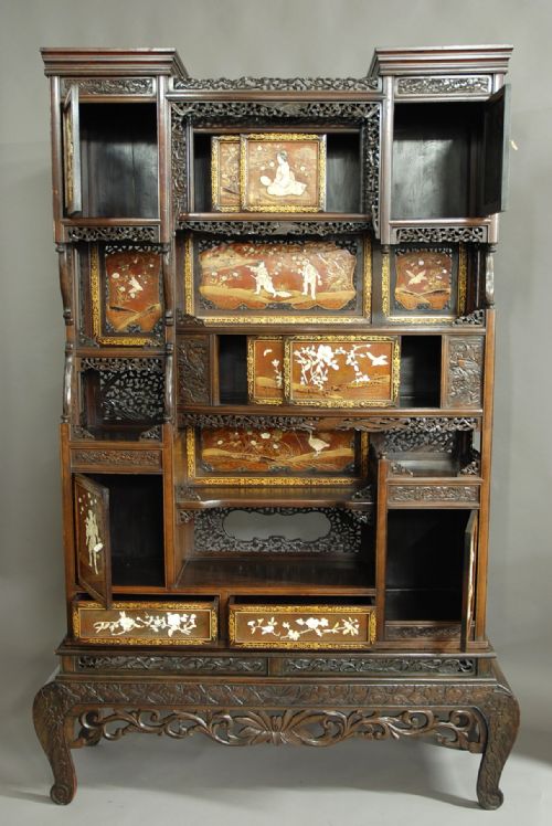 fig 1. Superb quality large Japanese Meiji period shodana cabinet with lacquered shibyama panels
