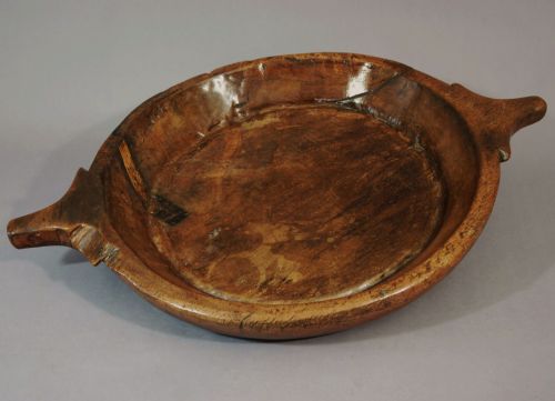 EARLY 19TH CENTURY CONTINENTAL RUSTIC TREEN BIRCH PLATTER - ADDITIONAL PHOTO 1