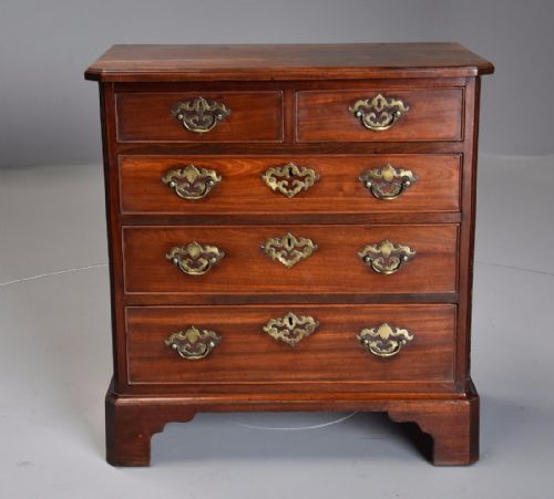 fig 2. Rare mid 18th century George II mahogany chest of drawers of small proportions & fine patina