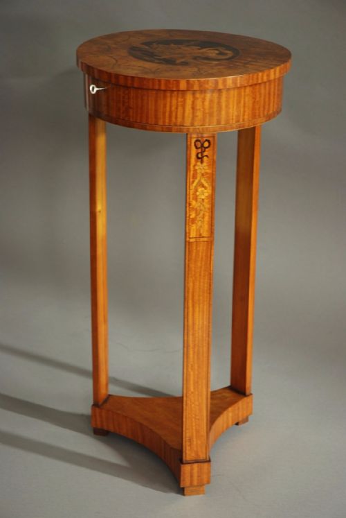 LATE 19TH CENTURY CONTINENTAL DECORATIVE SATINWOOD MARQUETRY WORK TABLE
