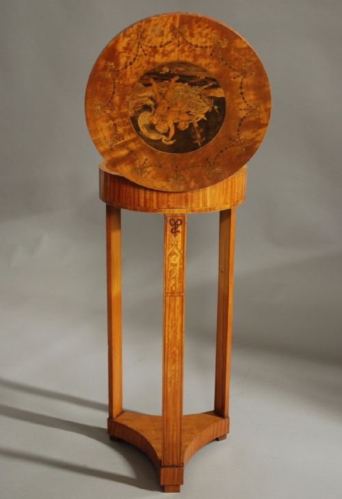 LATE 19TH CENTURY CONTINENTAL DECORATIVE SATINWOOD MARQUETRY WORK TABLE - ADDITIONAL PHOTO 3