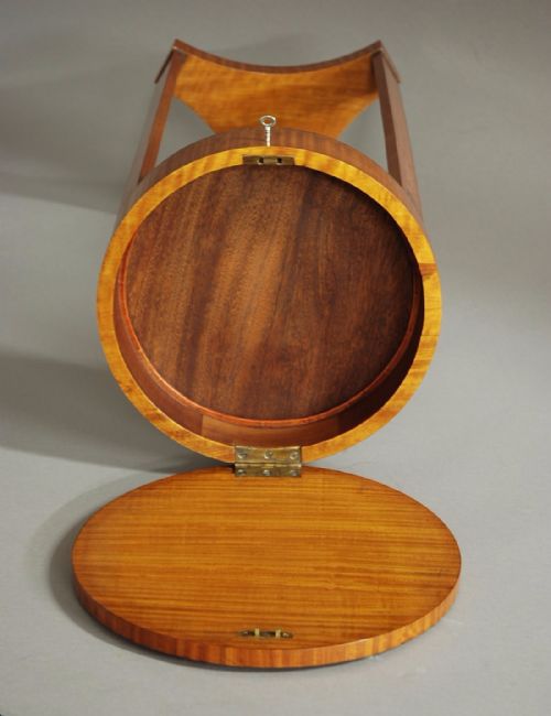 LATE 19TH CENTURY CONTINENTAL DECORATIVE SATINWOOD MARQUETRY WORK TABLE - ADDITIONAL PHOTO 11