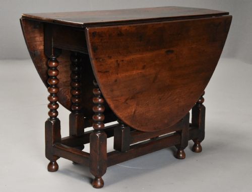 17th Century Oval Oak Gateleg Table with Single Gate & Bobbin Turned Legs and Super Patina