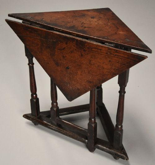 Rare & Unusual Late 17th Century Oak Gateleg Corner Table with Superb Patina
