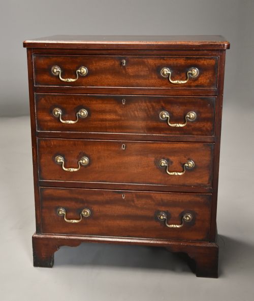 fig 1. Late 19th century mahogany chest of drawers of small proportions