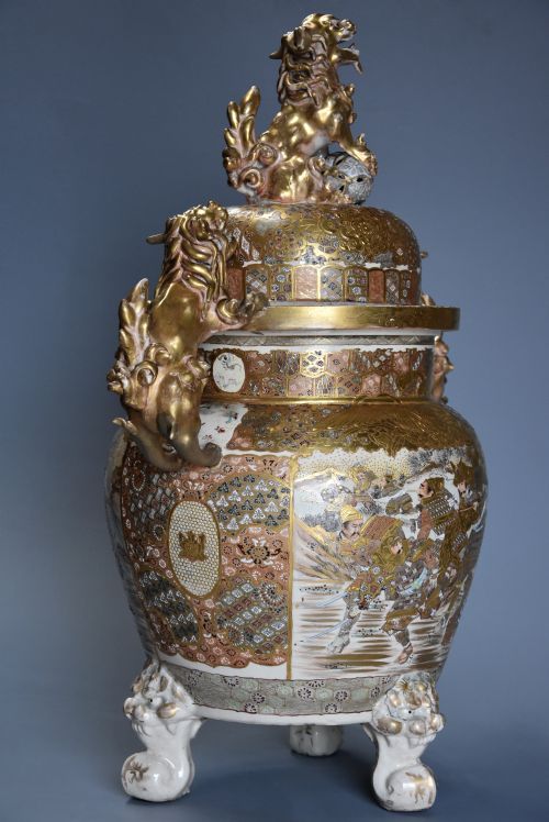 fig 2. Superb Meiji period (1864-1912) large Japanese Satsuma koro (incense burner) with cover