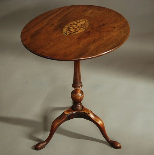 18th Century Oval Tripod Occasional Table / Wine Table of Good Patina