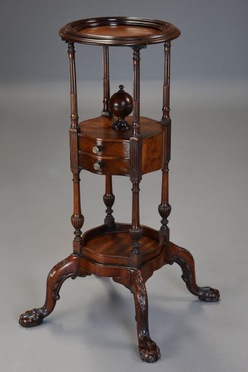 Fine Quality Mahogany Gentleman's Wash Stand of Superb Patina in the 18th Century Style