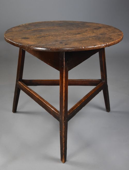 Early/mid 19th Century Oak Cricket Table with Fine Patina