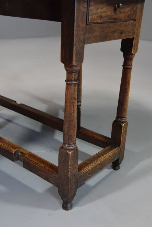 EARLY 18TH CENTURY OAK GATELEG TABLE WITH SUPERB ORIGINAL PATINA - ADDITIONAL PHOTO 9