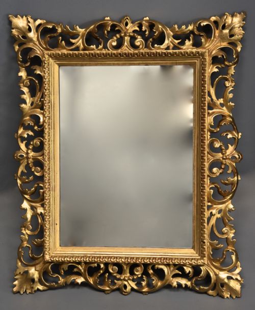 19th Century Fine Quality Florentine Carved Gilt Wood Mirror