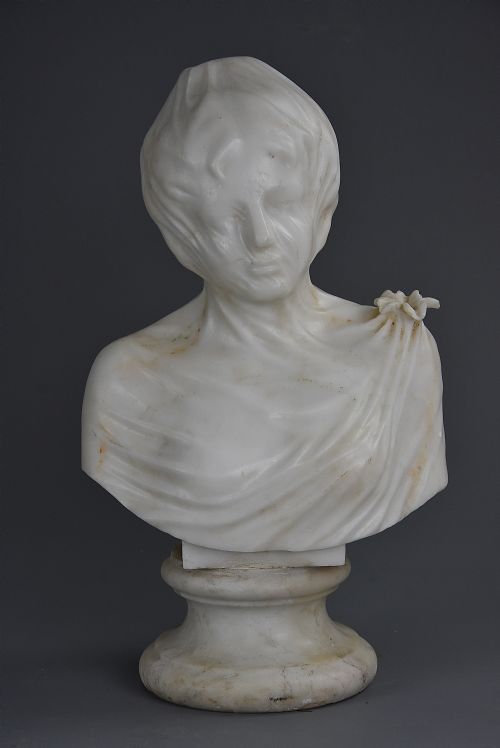 LATE 19TH CENTURY ITALIAN CARVED MARBLE BUST OF A VEILED MAIDEN - ADDITIONAL PHOTO 2