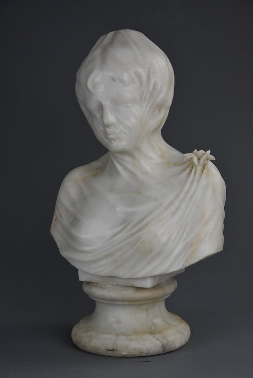 LATE 19TH CENTURY ITALIAN CARVED MARBLE BUST OF A VEILED MAIDEN - ADDITIONAL PHOTO 3