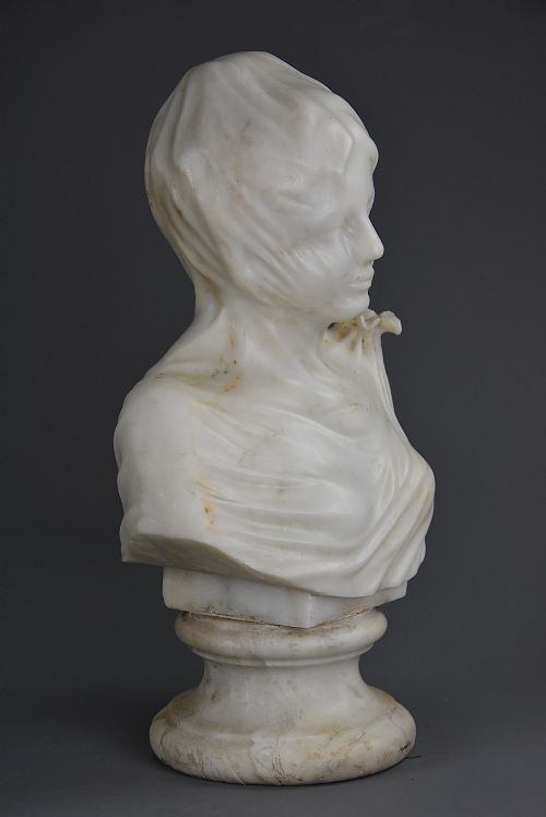 LATE 19TH CENTURY ITALIAN CARVED MARBLE BUST OF A VEILED MAIDEN - ADDITIONAL PHOTO 7