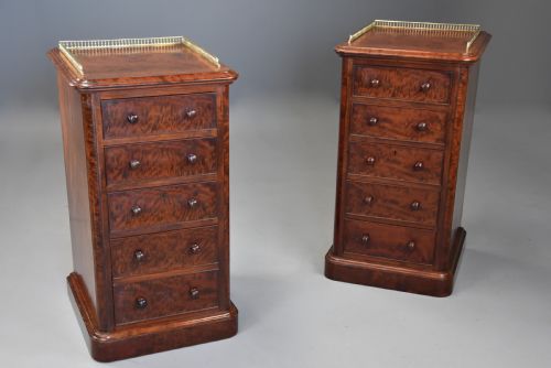 fig 2. Superb pair of mid 19th century mahogany bedside chests in the style of Gillows