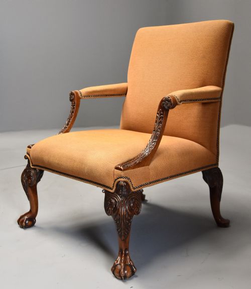 Fine Quality Early 20th Century Georgian Style Mahogany Gainsborough Armchair