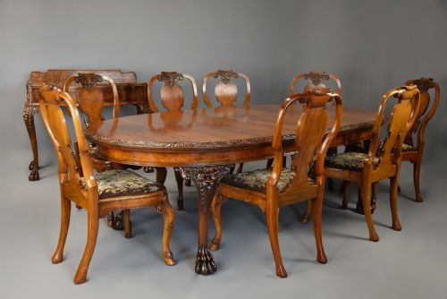 Superb Quality Early 20th Century Walnut Dining Suite/table & Chairs in the Manner of ‘Waring & Gillow’