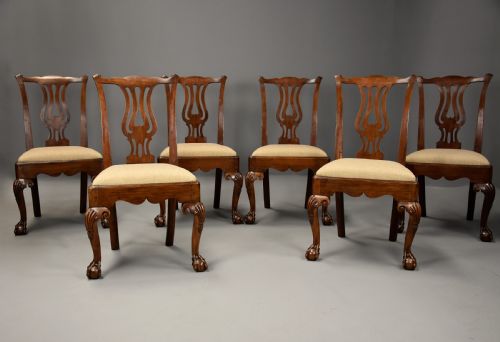 Rare Fine Quality Set of Six George II Walnut Dining Chairs of Fine Patina