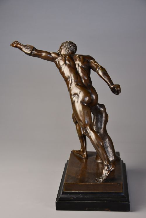 fig 1. Fine quality late 19th century French Grand Tour bronze figure of the ‘Borghese Gladiator’