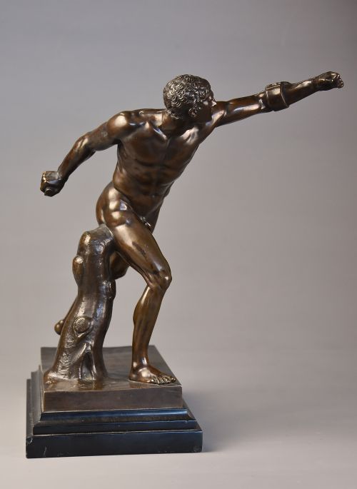 fig 2. Fine quality late 19th century French Grand Tour bronze figure of the ‘Borghese Gladiator’