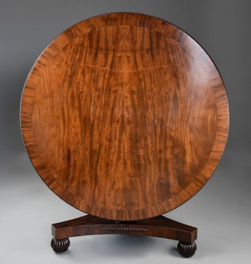 Fine Quality Early 19th Century William Ivth Mahogany Breakfast Tilt Top Table of Excellent Patina