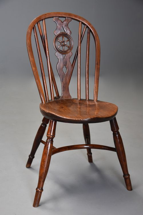 Rare Early 19th Century Yew Wood Wheelback Windsor Chair with Excellent Patina