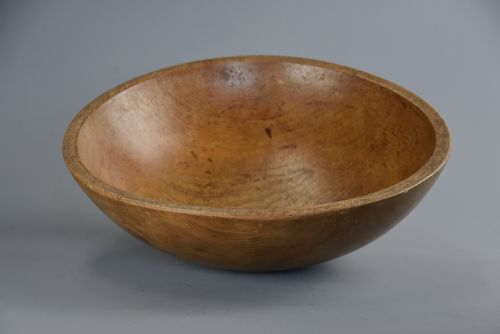 LATE 19TH CENTURY SYCAMORE DAIRY BOWL WITH LOVELY WARM PATINA - ADDITIONAL PHOTO 3