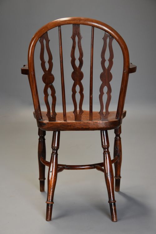 SUPERB 19TH CENTURY YEW WOOD PRIOR LOW HOOP BACK WINDSOR ARMCHAIR OF FINE PATINA - ADDITIONAL PHOTO 8