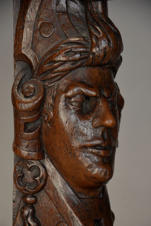 LATE 17TH CENTURY CARVED OAK CORBEL IN THE STYLE OF A MEDIEVAL MAN POSSIBLY CONTINENTAL - ADDITIONAL PHOTO 7