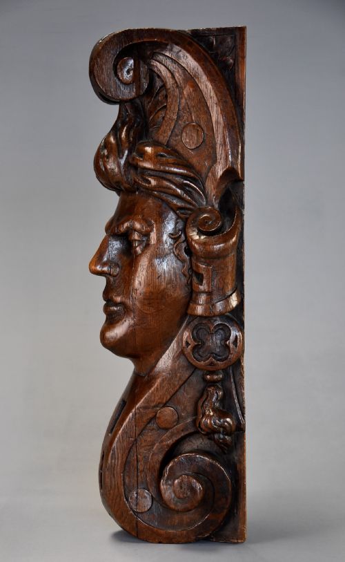 LATE 17TH CENTURY CARVED OAK CORBEL IN THE STYLE OF A MEDIEVAL MAN POSSIBLY CONTINENTAL - ADDITIONAL PHOTO 8