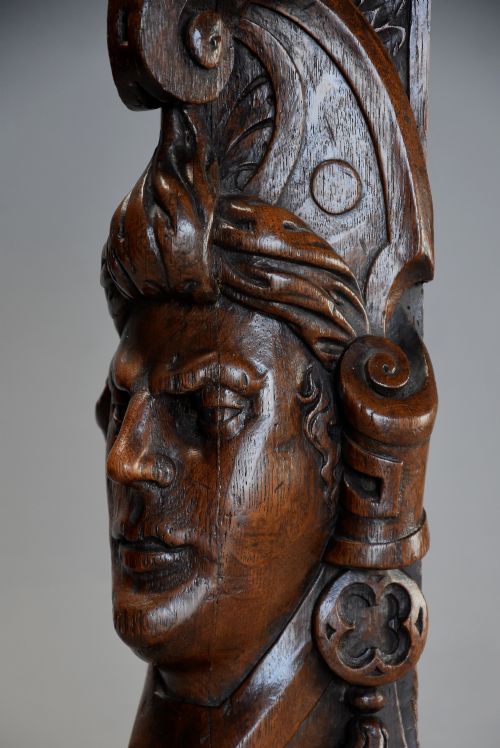 LATE 17TH CENTURY CARVED OAK CORBEL IN THE STYLE OF A MEDIEVAL MAN POSSIBLY CONTINENTAL - ADDITIONAL PHOTO 9