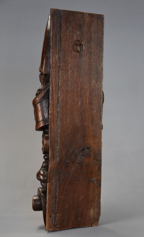 LATE 17TH CENTURY CARVED OAK CORBEL IN THE STYLE OF A MEDIEVAL MAN POSSIBLY CONTINENTAL - ADDITIONAL PHOTO 11