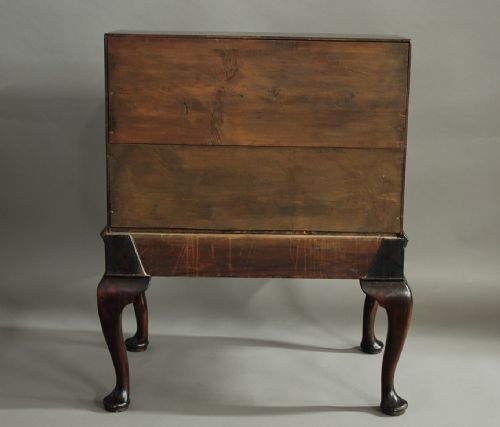 RARE ELEGANT MID 18TH CENTURY MAHOGANY BUREAU ON STAND OF SMALL PROPORTIONS - ADDITIONAL PHOTO 8