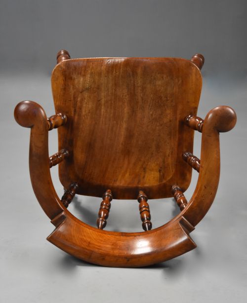 MID 19TH CENTURY BIRCH SMOKERS BOW WINDSOR OR CAPTAINS CHAIR OF FINE PATINA - ADDITIONAL PHOTO 12