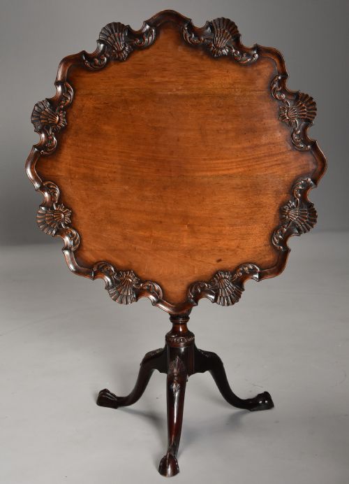 LATE 19TH CENTURY SUPERB QUALITY CHIPPENDALE STYLE MAHOGANY PIECRUST TILT TOP TABLE