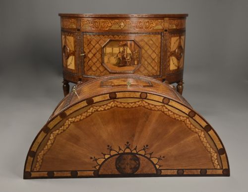 STUNNING PAIR OF EARLY 20TH CENTURY ITALIAN EXHIBITION QUALITY DEMILUNE SIDE CABINETS IN THE NEOCLASSICAL STYLE BY PIETRO FERRARIO - ADDITIONAL PHOTO 4