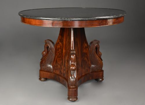 Fine Quality Early 19th Century French Empire Mahogany Gueridon Table with Carved Swan Decoration