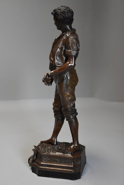 LARGE LATE 19TH CENTURY FRENCH BRONZED SPELTER FIGURE OF A FARM LABOURER SIGNED FMILLIOT - ADDITIONAL PHOTO 7