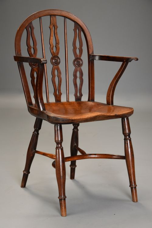 SUPERB 19TH CENTURY YEW WOOD PRIOR LOW HOOP BACK WINDSOR ARMCHAIR OF FINE PATINA - ADDITIONAL PHOTO 1