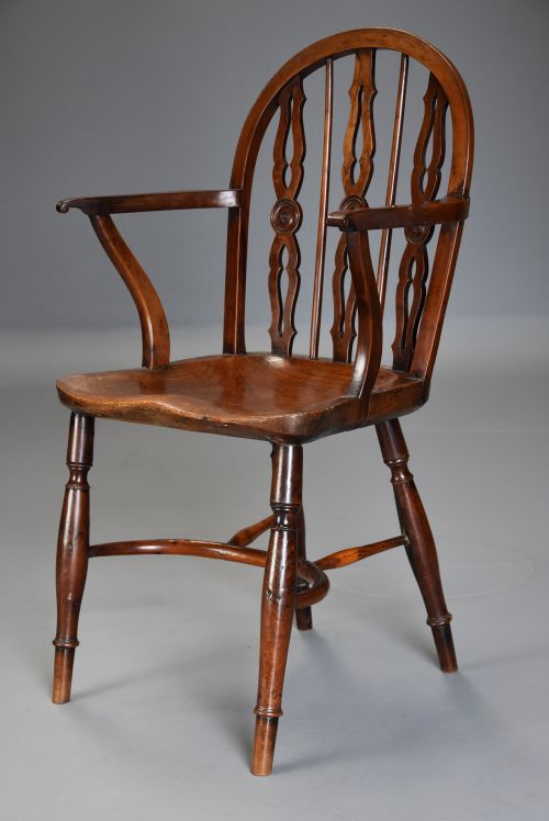 SUPERB 19TH CENTURY YEW WOOD PRIOR LOW HOOP BACK WINDSOR ARMCHAIR OF FINE PATINA - ADDITIONAL PHOTO 5