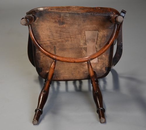 SUPERB 19TH CENTURY YEW WOOD PRIOR LOW HOOP BACK WINDSOR ARMCHAIR OF FINE PATINA - ADDITIONAL PHOTO 9