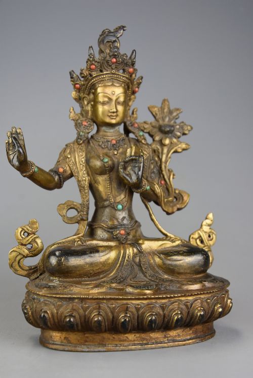 HIGHLY DECORATIVE EARLY 20TH CENTURY CHINESE GILT METAL FIGURE OF BUDDHA - ADDITIONAL PHOTO 3