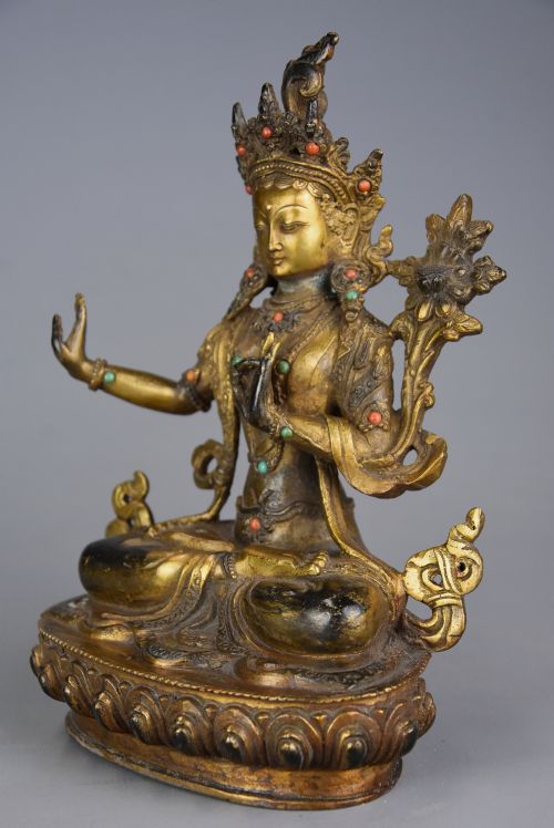 HIGHLY DECORATIVE EARLY 20TH CENTURY CHINESE GILT METAL FIGURE OF BUDDHA - ADDITIONAL PHOTO 5