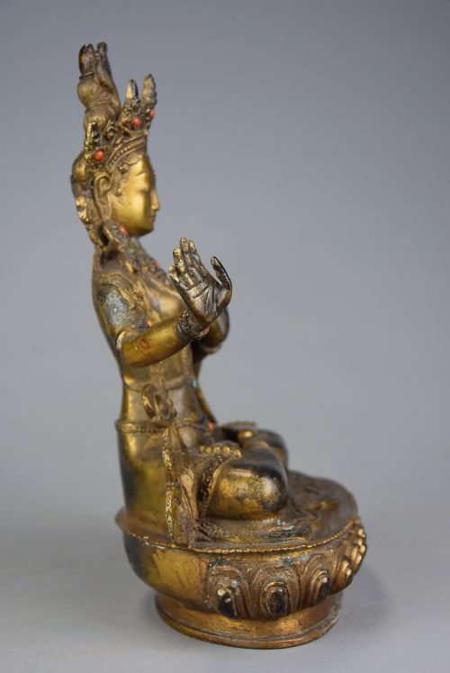 HIGHLY DECORATIVE EARLY 20TH CENTURY CHINESE GILT METAL FIGURE OF BUDDHA - ADDITIONAL PHOTO 7