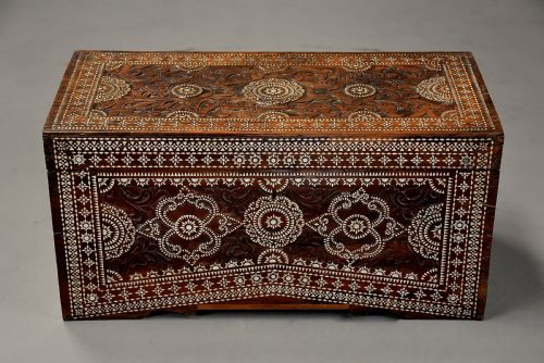 HIGHLY DECORATIVE EARLY 20TH CENTURY HARDWOOD INLAID MOTHER OF PEARL MIDDLE EASTERN TRUNK OR CHEST - ADDITIONAL PHOTO 2