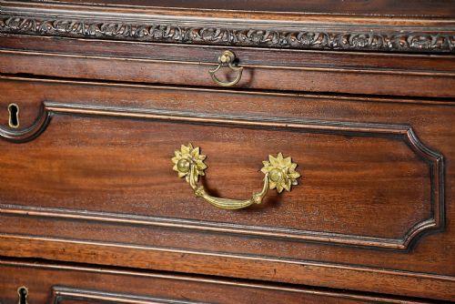FINE QUALITY LATE 19TH CENTURY MAHOGANY CHEST OF DRAWERS - ADDITIONAL PHOTO 6