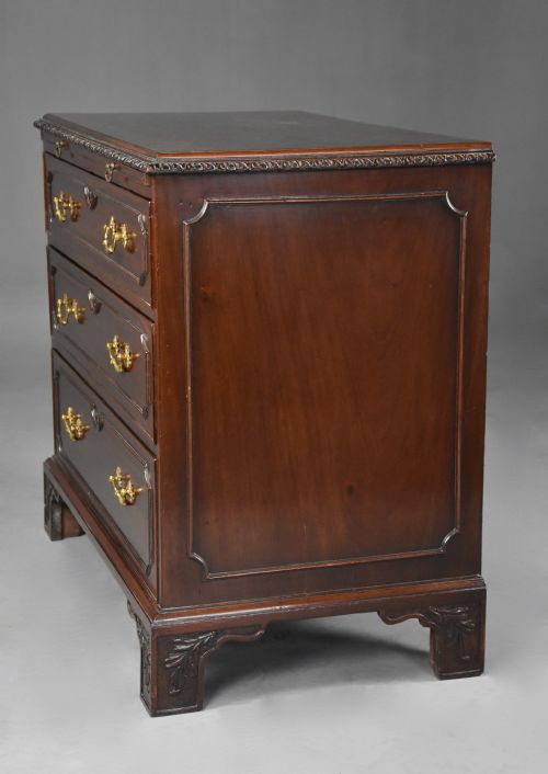 FINE QUALITY LATE 19TH CENTURY MAHOGANY CHEST OF DRAWERS - ADDITIONAL PHOTO 9